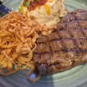 Dave & Buster's Jacksonville - Steak and mashed potatoes - Arcades Near Me - Jacksonville, Florida