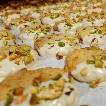 R&M Dessert Bar - a tray of cookies - Desserts Near Me - Seattle, Washington R&M Dessert Bar - a tray of cookies - Desserts Near Me - Seattle, Washington