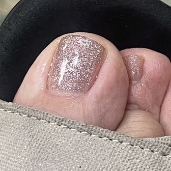 Belgravia Nail Spa - My toe!! - Nail Salons Near Me - Houston, Texas
