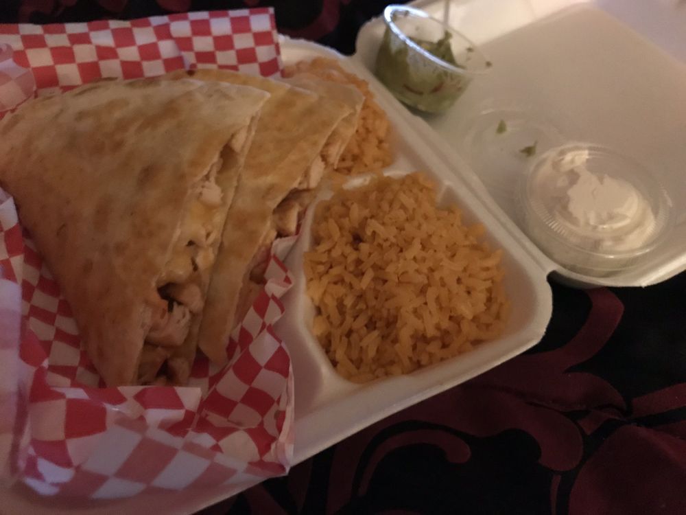 EL CHILE TOREADO 2001 N Louis Tittle Ave, Mangum, Oklahoma Mexican