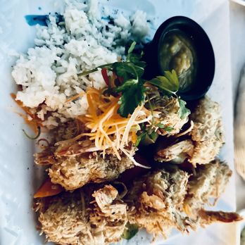 Muelle 7 - Coconut Shrimp - Cocktail Bars Near Me - Isla Mujeres, ROO