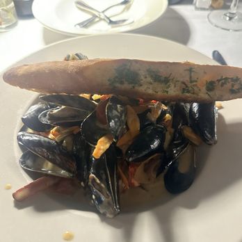 Belford Bistro - Mussel Appetizer - New American Near Me - Belford, New Jersey Belford Bistro - Mussel Appetizer - New American Near Me - Belford, New Jersey