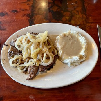 Trapper's Kettle - Liver & Onions with Mashed Potatoes & Gravy! - American Near Me - Belfield, North Dakota Trapper's Kettle - Liver & Onions with Mashed Potatoes & Gravy! - American Near Me - Belfield, North Dakota