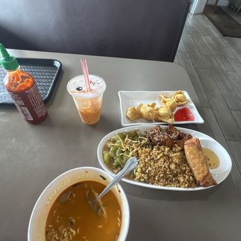 Vangz Kitchen - I came on Monday and I ordered the special! - Asian Fusion Near Me - Cottage Grove, Minnesota