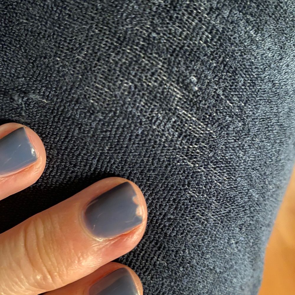 I have never had this happen with gel nails.
