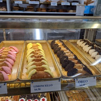 Mike's Pastry - Bakeries Near Me - Boston, Massachusetts