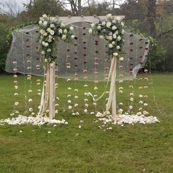 Lily & Vine Floral Design - Florists Near Me - Torrington, Connecticut