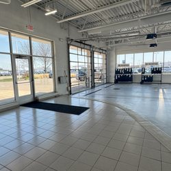 Mike Savoie Volkswagen of Troy - Service lane entrance.