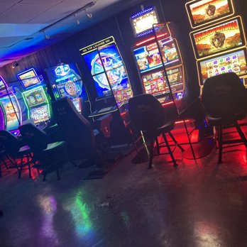 Shortstops Grill and Bar - Casino - Sports Bars Near Me - Chicago Ridge, Illinois Shortstops Grill and Bar - Casino - Sports Bars Near Me - Chicago Ridge, Illinois