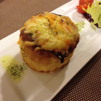 Mas Que Tapas - Volavan de setas gratinado - Modern European Near Me - El Viso del Alcor, SE