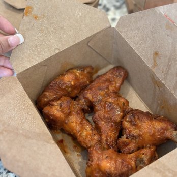 Pizza Twist - Manchurian chicken wings 6 pcs wings - Pizza Near Me - Round Rock, Texas Pizza Twist - Manchurian chicken wings 6 pcs wings - Pizza Near Me - Round Rock, Texas