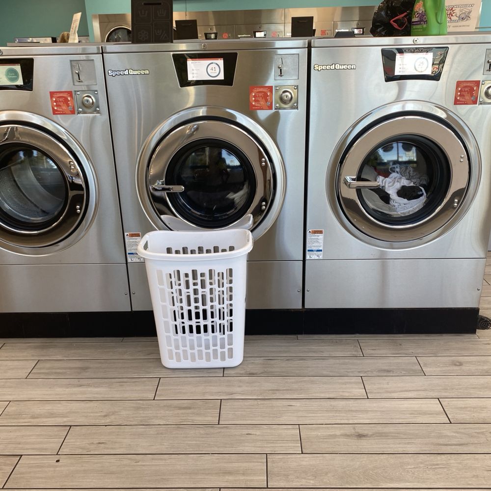 Spritzy Laundromat - 6 load washers - Laundromat Near Me - Jacksonville, Florida Spritzy Laundromat - 6 load washers - Laundromat Near Me - Jacksonville, Florida