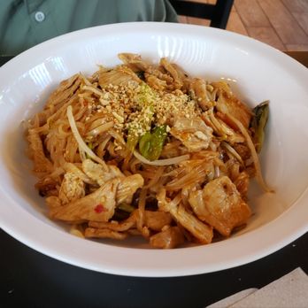 Siam Gulf - Pad Thai - Sushi Bars Near Me - Sarasota, Florida