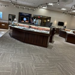 Henry Wilson Jewelers - Nice layout