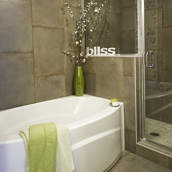 Bentley House - Apartments Near Me - Issaquah, Washington
