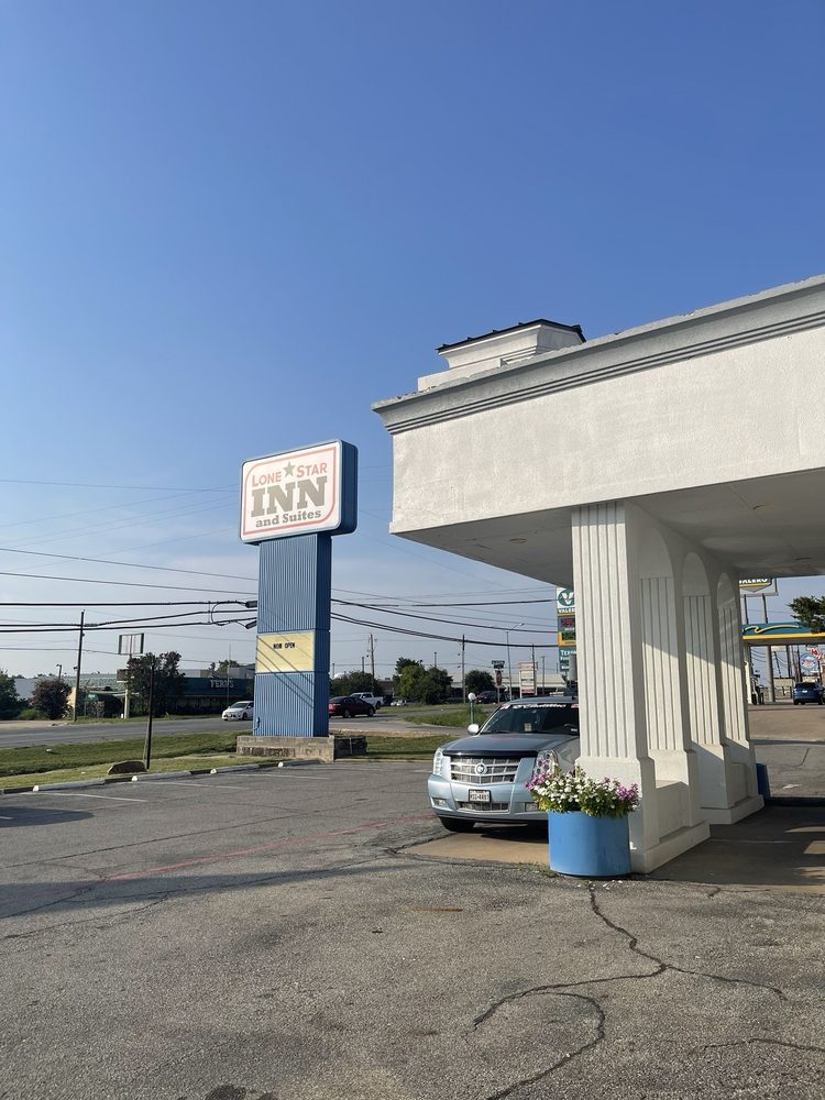 Lonestar Inn & Suites