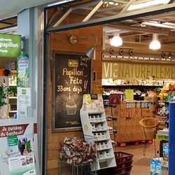 Papillon Foods - Papillon health food store with lots of bulk variety in Pointe-Claire on St-Jean blvd, right next to autoroute 20! Nice.