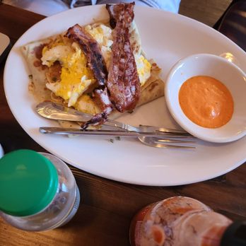 La Crepe Bakery & Cafe - Scrambled eggs and bacon crepe - Creperies Near Me - Berea, Ohio La Crepe Bakery & Cafe - Scrambled eggs and bacon crepe - Creperies Near Me - Berea, Ohio