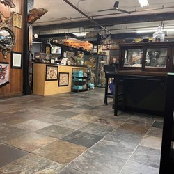 Revolver Tattoo - A look inside