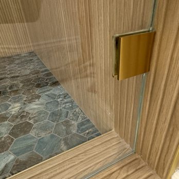 LIA Construction - Glass installation - General Contractors Near Me - Las Vegas, Nevada