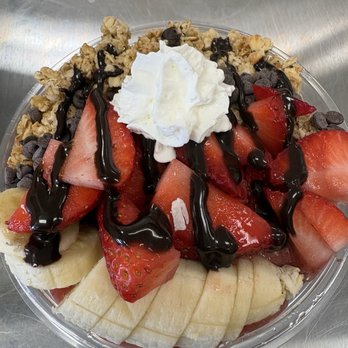 Bloom & Blend - Banana strawberry bouquet - Juice Bars & Smoothies Near Me - Spencerport, New York Bloom & Blend - Banana strawberry bouquet - Juice Bars & Smoothies Near Me - Spencerport, New York