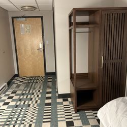 Wylie Inn and Conference Center at Endicott College - Inside our double queen room