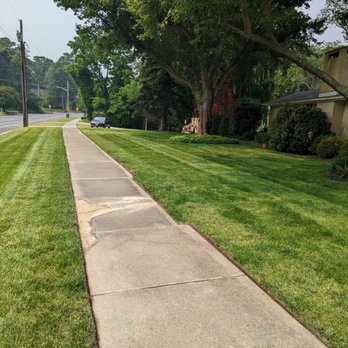 Helping Hands Landscaping - Tight edging - Landscaping Near Me Helping Hands Landscaping - Tight edging - Landscaping Near Me