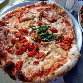 Spris Artisan Pizza - Lincoln Road - Grilled chicken and cherry tomatoes - Pizza Near Me - Miami Beach, Florida Spris Artisan Pizza - Lincoln Road - Grilled chicken and cherry tomatoes - Pizza Near Me - Miami Beach, Florida