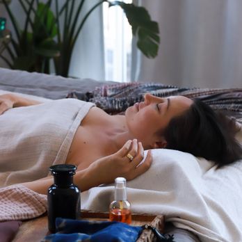 MoonStruck Yogi - Allowing the new mother to take deep rest. - Doulas Near Me - San Francisco, California MoonStruck Yogi - Allowing the new mother to take deep rest. - Doulas Near Me - San Francisco, California