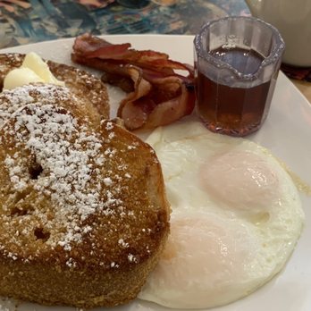 Creekside Cafe - French toast special - Breakfast & Brunch Near Me - Sonoma, California Creekside Cafe - French toast special - Breakfast & Brunch Near Me - Sonoma, California