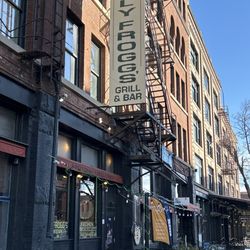 Billy Frogg's Grill & Bar