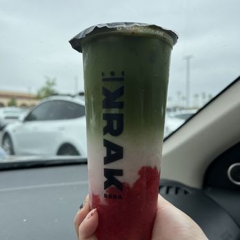 BobaHi - Strawberry matcha latte with oat milk - Coffee & Tea Near Me - Torrance, California