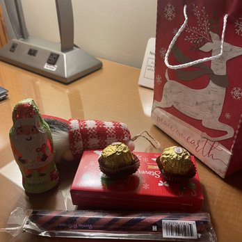 Adelaide Inn - surprised gift from Santa - Hotels Near Me - Paso Robles, California