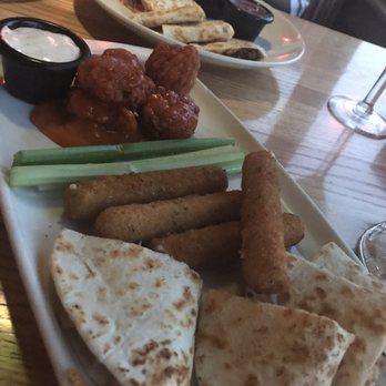 Applebee's Grill + Bar - Ultimate combo - American Near Me - Corona, California