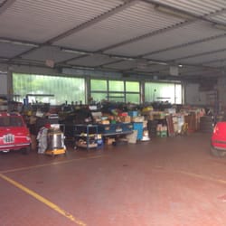 Zemin / Valter - Inside the garage
