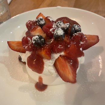 Luna Pasta e Dolci Take-Away - Pavlova - Pasta Shops Near Me - Miami, Florida
