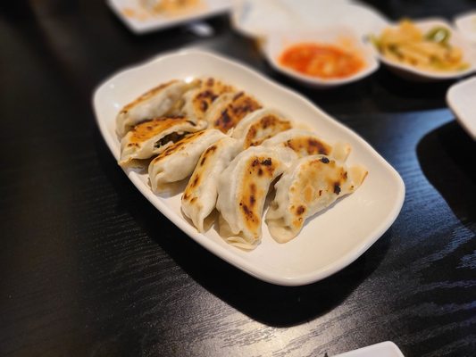 Myungin Dumplings (+Chicken) by null