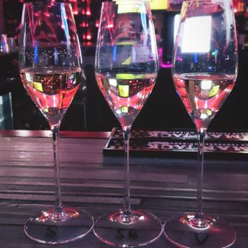 Midtown Spirits Wine & Bites - Flight of whites - Wine Bars Near Me - Reno, Nevada Midtown Spirits Wine & Bites - Flight of whites - Wine Bars Near Me - Reno, Nevada