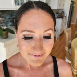Lashed by Lucia - Makeup with strip lashes
