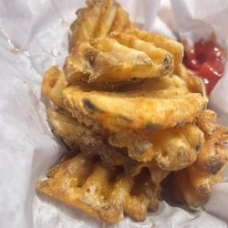 Reyna’s BBQ & Cocina - Waffle fries