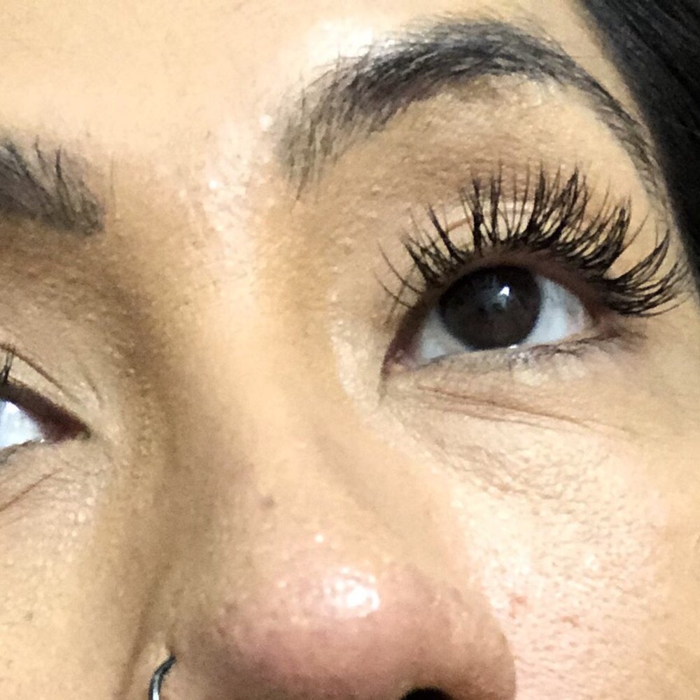 80 lashes of glam size b12