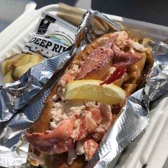 C-Ray Lobster - Lobster roll with chips and pickle - Seafood Near Me - Bar Harbor, Maine C-Ray Lobster - Lobster roll with chips and pickle - Seafood Near Me - Bar Harbor, Maine