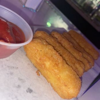 Daiquiriville - Mozzarella sticks - Karaoke Near Me - Atlanta, Georgia