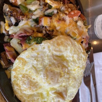 Griddlecakes - Garden skillet with over easy eggs and turkey bacon - American Near Me - Las Vegas, Nevada