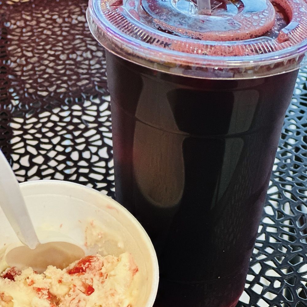 La Jalisciense Plus - Strawberries and cream ice cream and Agua de Jamaica (Hibiscus water) - Ice Cream & Frozen Yogurt Near Me - Mansfield, Texas La Jalisciense Plus - Strawberries and cream ice cream and Agua de Jamaica (Hibiscus water) - Ice Cream & Frozen Yogurt Near Me - Mansfield, Texas