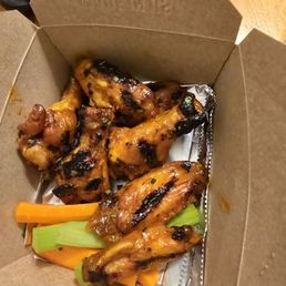Nellos wings