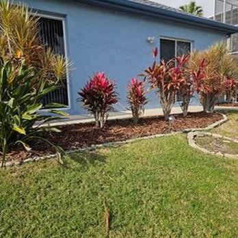 Sunny Landscapes - Fresh Mulch - Landscape Architects or Designers Near Me - Bradenton, Florida