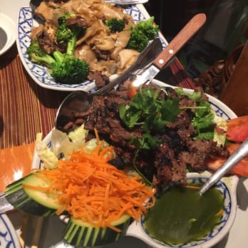 President Thai - President BBQ Beef & Pad See Ew - Thai Near Me - Pasadena, California President Thai - President BBQ Beef & Pad See Ew - Thai Near Me - Pasadena, California