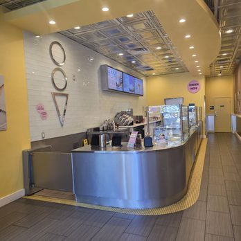 Van Leeuwen - Ice Cream & Frozen Yogurt Near Me - Beverly Hills, California