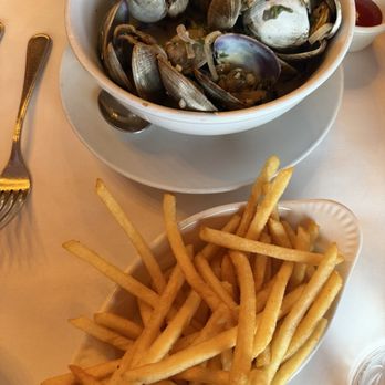 Bistro Vida - Clams and fries - French Near Me - Menlo Park, California